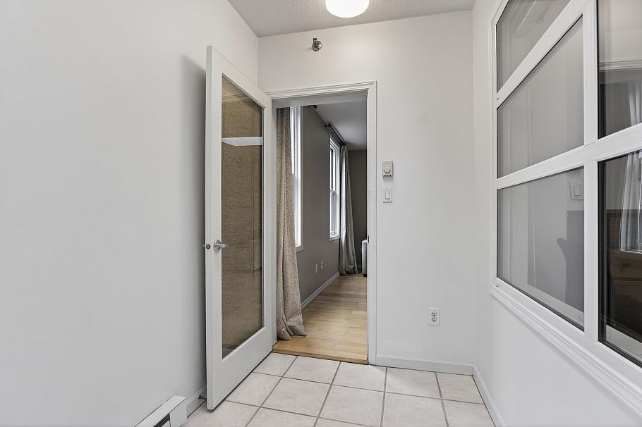 103 108 W Esplanade North Vancouver, BC - 11