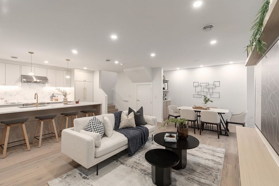 458 E 17th Avenue Vancouver, BC - 2