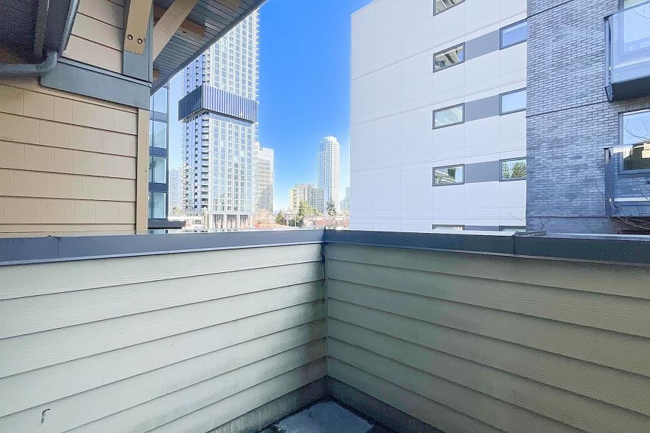 215 4155 Central Boulevard Burnaby, BC - 19