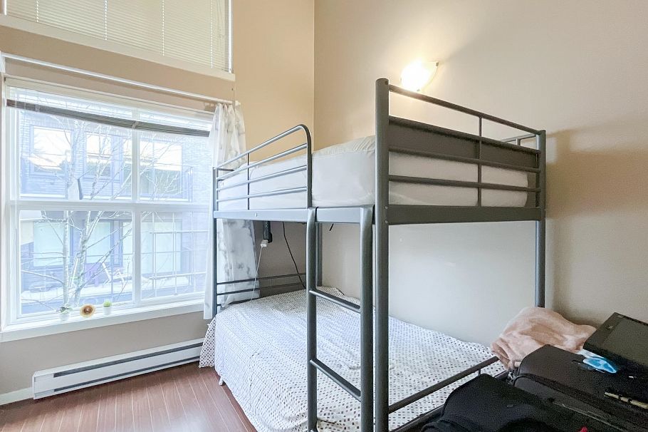 215 4155 Central Boulevard Burnaby, BC - 16