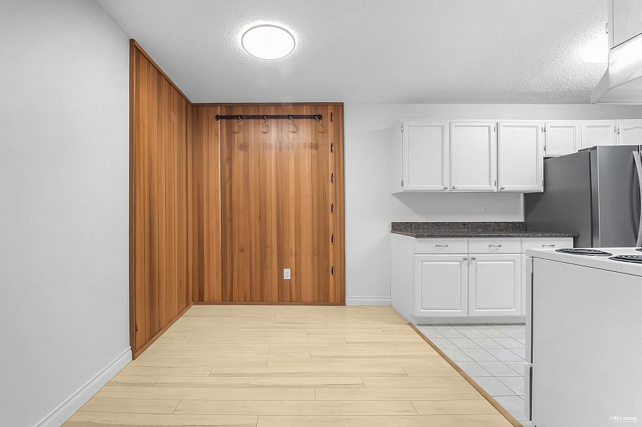 103 150 E 5th Street North Vancouver, BC - 31