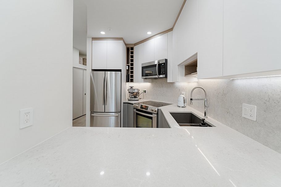 212 1924 Comox Street Vancouver, BC - 10