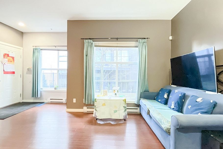 215 4155 Central Boulevard Burnaby, BC - 1