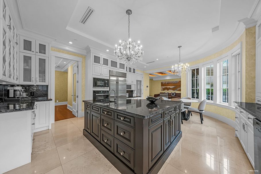 6011 Adera Street Vancouver, BC - 12