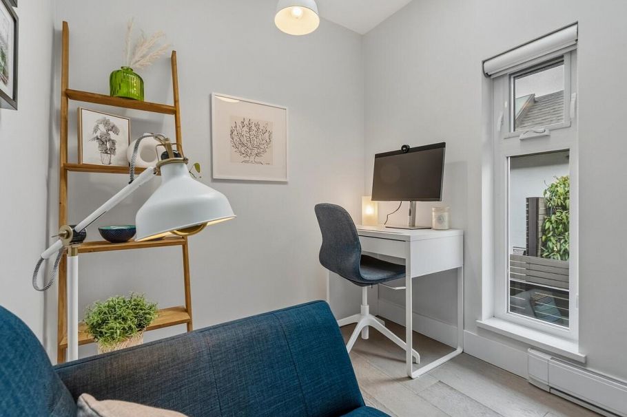 1681 Kitchener Street Vancouver, BC - 21