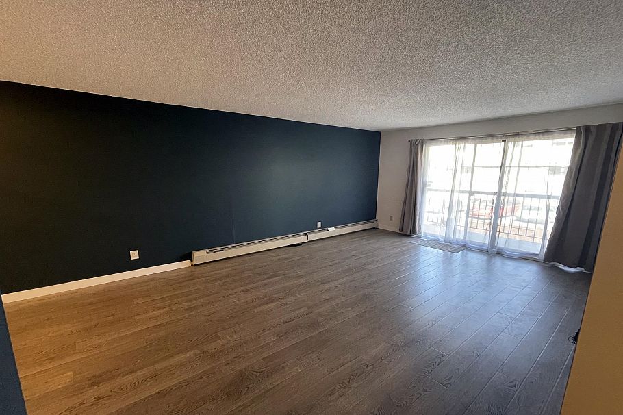 205 1515 E 5th Avenue Vancouver, BC - 3