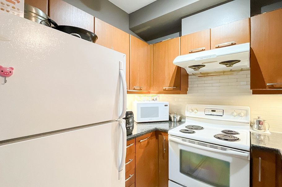 215 4155 Central Boulevard Burnaby, BC - 10