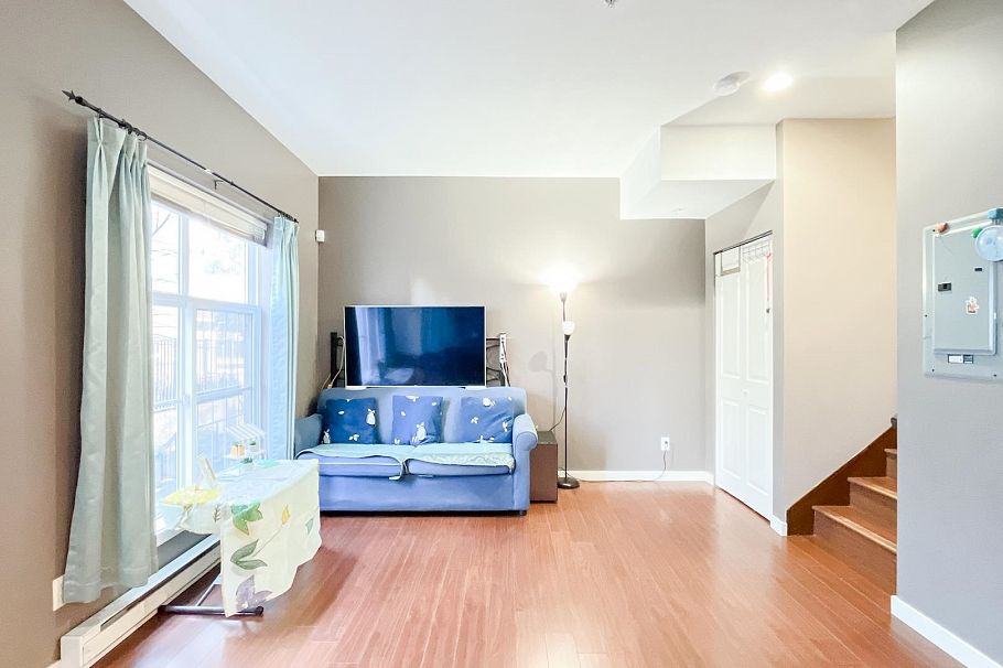 215 4155 Central Boulevard Burnaby, BC - 4