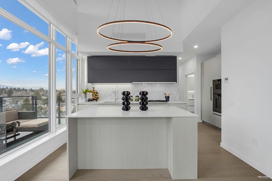 1001 8415 Granville Street Vancouver, BC - 11