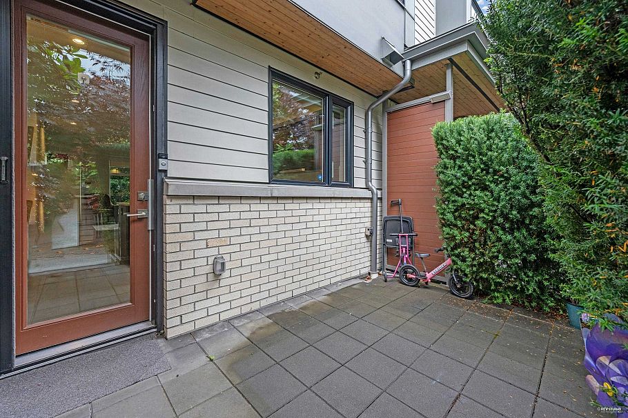 6098 Oak Street Vancouver, BC - 4
