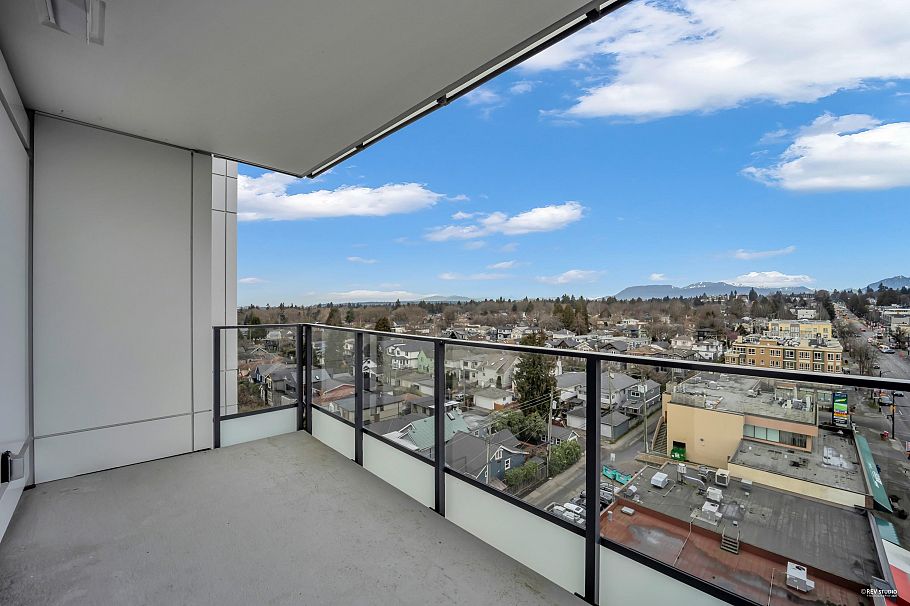 702 8415 Granville Street Vancouver, BC - 18