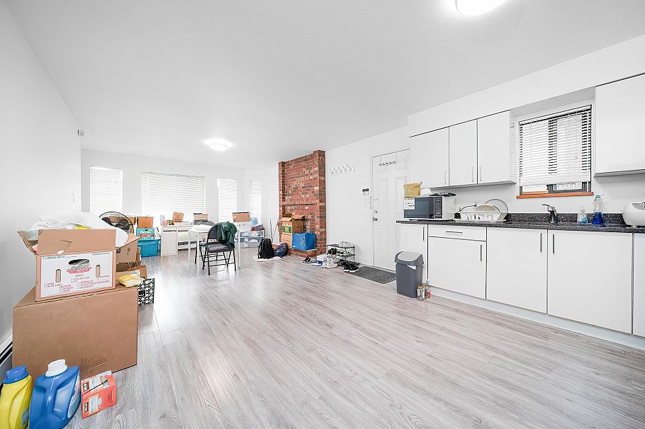 3609 Turner Street Vancouver, BC - 24