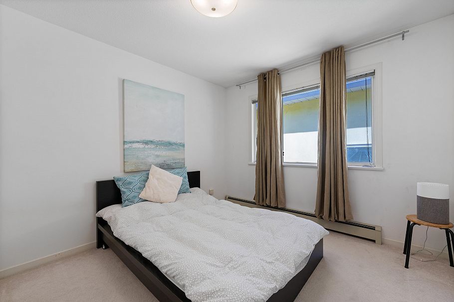 2133 W 49th Avenue Vancouver, BC - 20