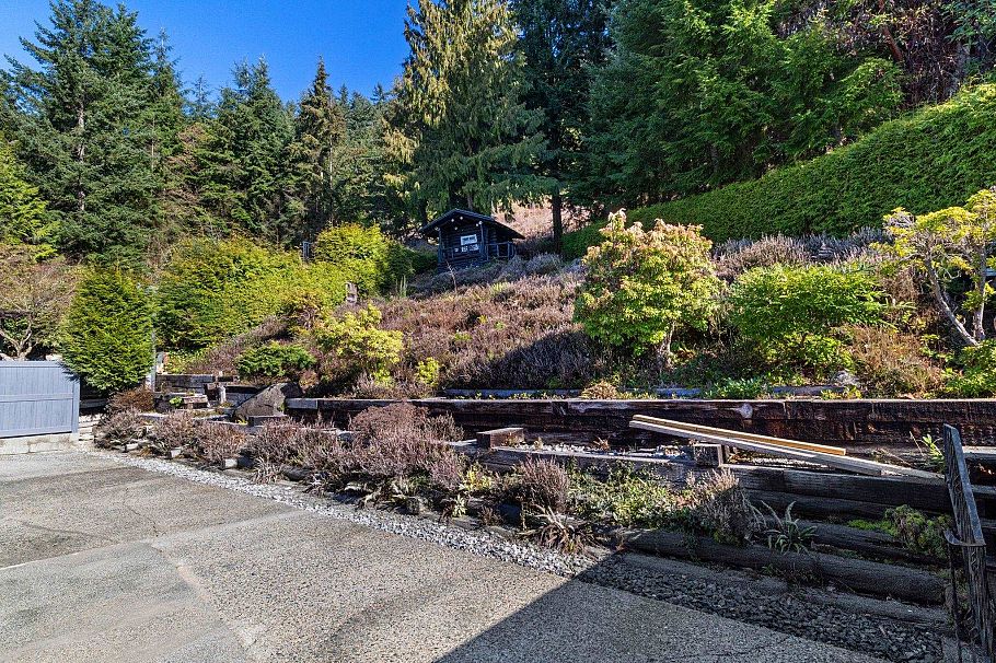 5508 Molina Road North Vancouver, BC - 28