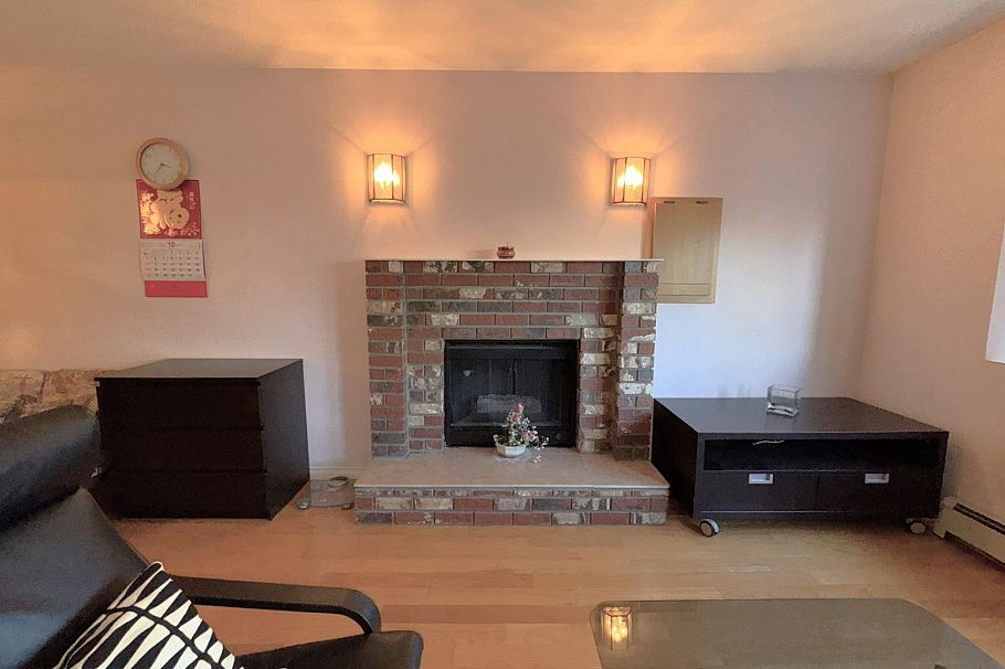 963 E 11th Avenue Vancouver, BC - 4