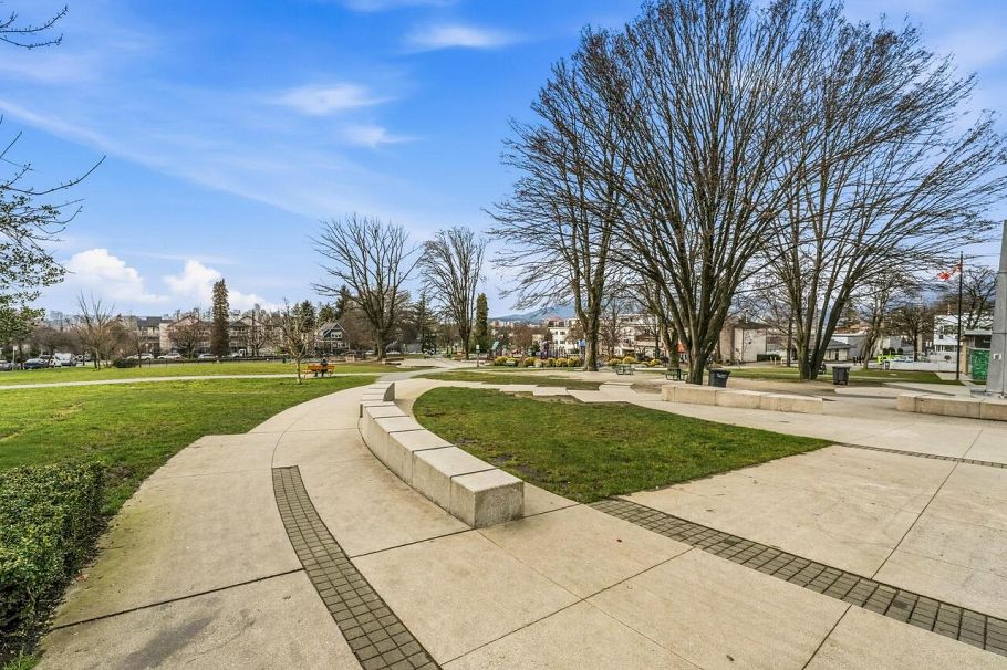 1681 Kitchener Street Vancouver, BC - 29