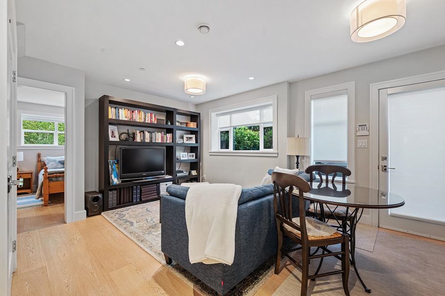 1 123 W 14 Avenue Vancouver, BC - 20