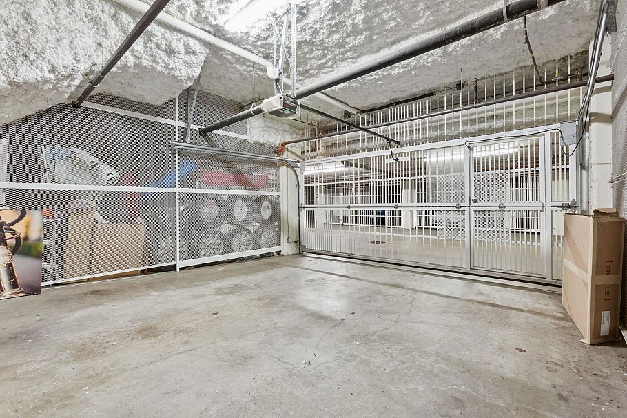 5961 Oak Street Vancouver, BC - 8