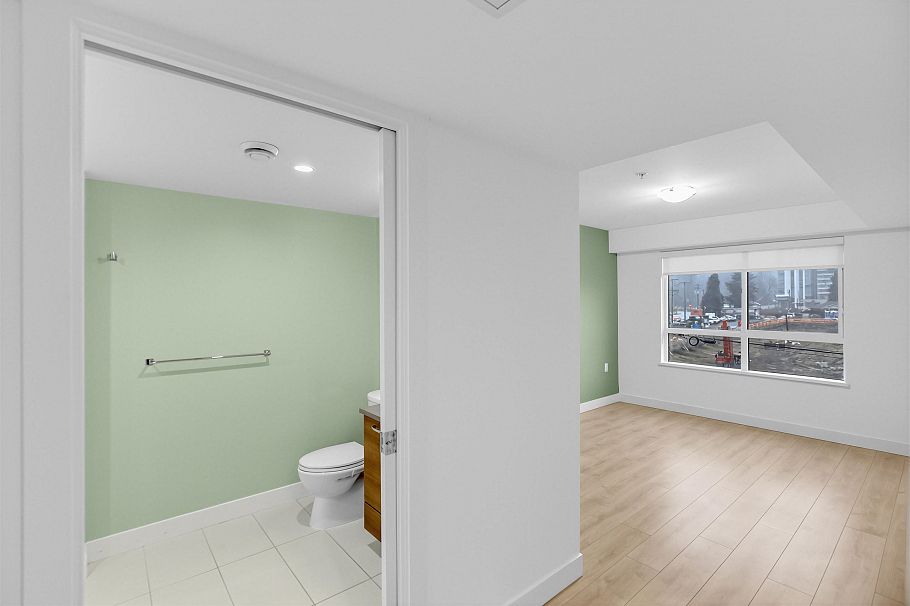 309 1519 Crown Street North Vancouver, BC - 9