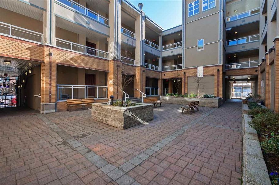 103 108 W Esplanade North Vancouver, BC - 2