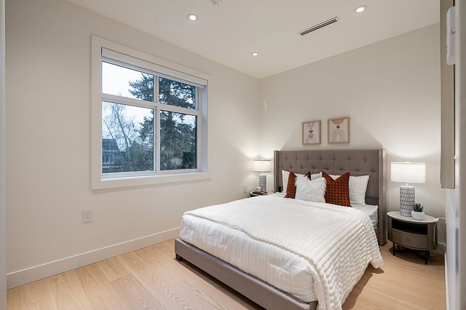 2565 W 2nd Avenue Vancouver, BC - 21