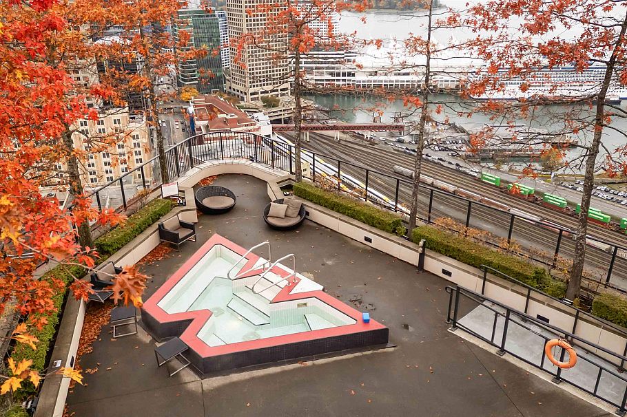 2306 128 W Cordova Street Vancouver, BC - 11