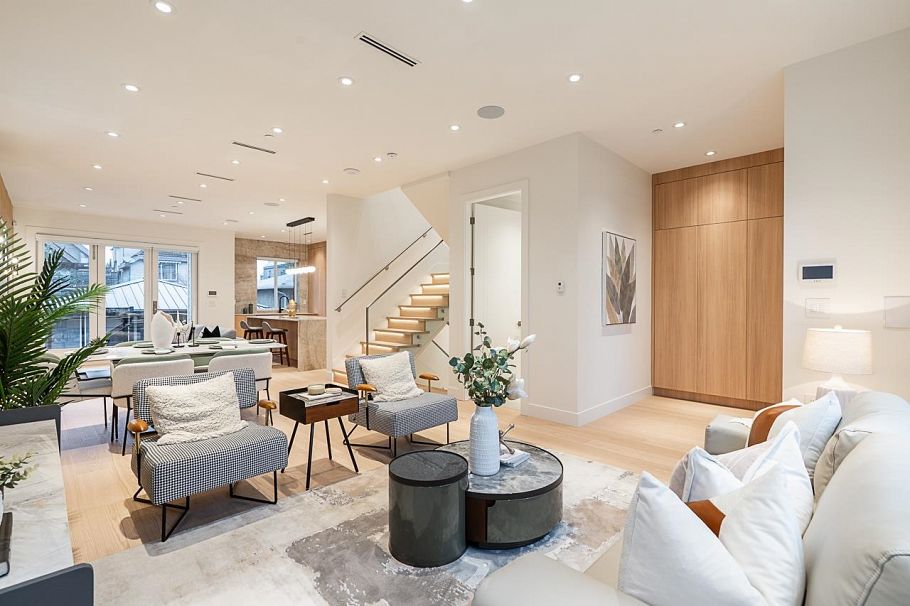 2565 W 2nd Avenue Vancouver, BC - 4