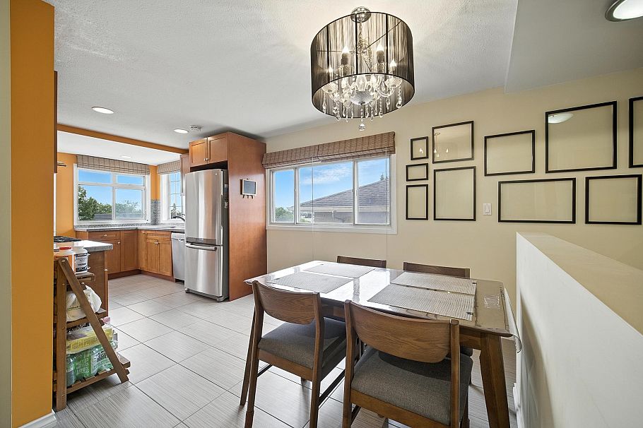 966 E 64th Avenue Vancouver, BC - 9