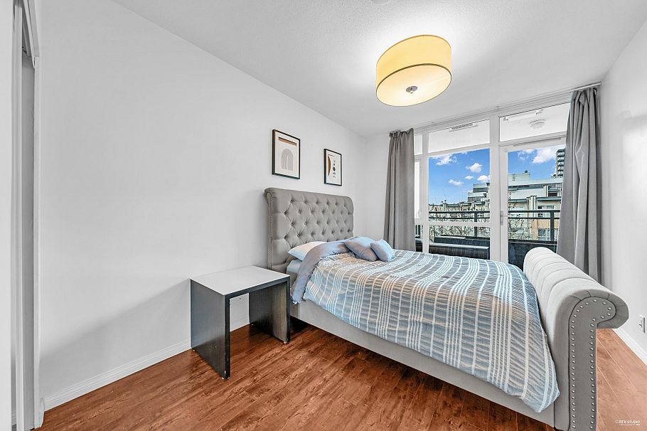 409 100 E Esplanade Street North Vancouver, BC - 19