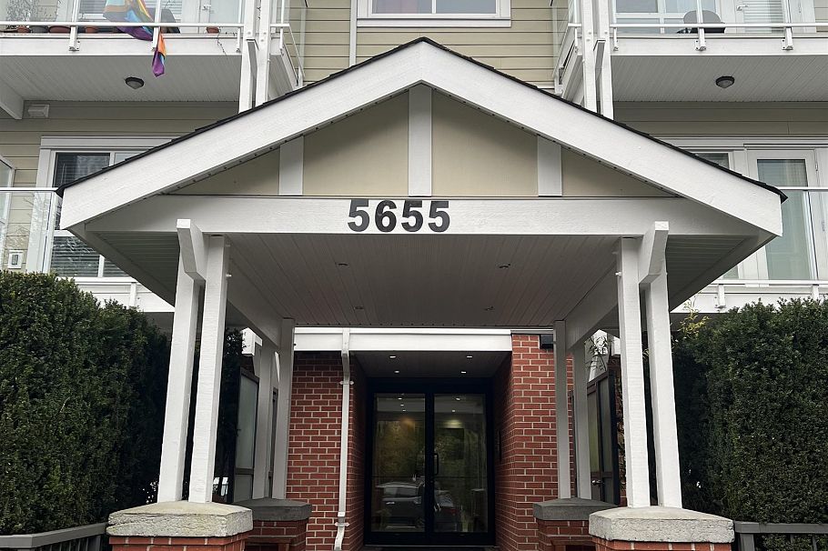 112 5655 Inman Avenue Burnaby, BC - 1