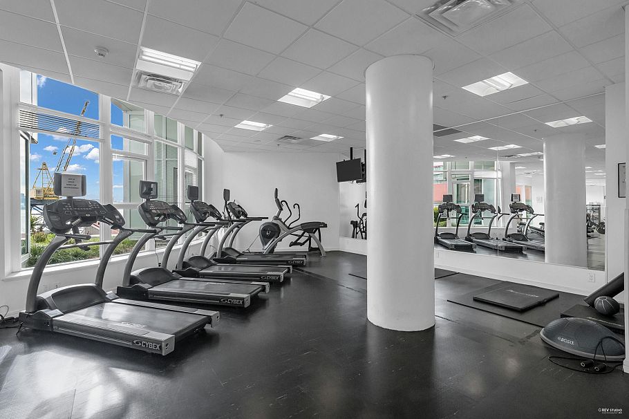 409 100 E Esplanade Street North Vancouver, BC - 32