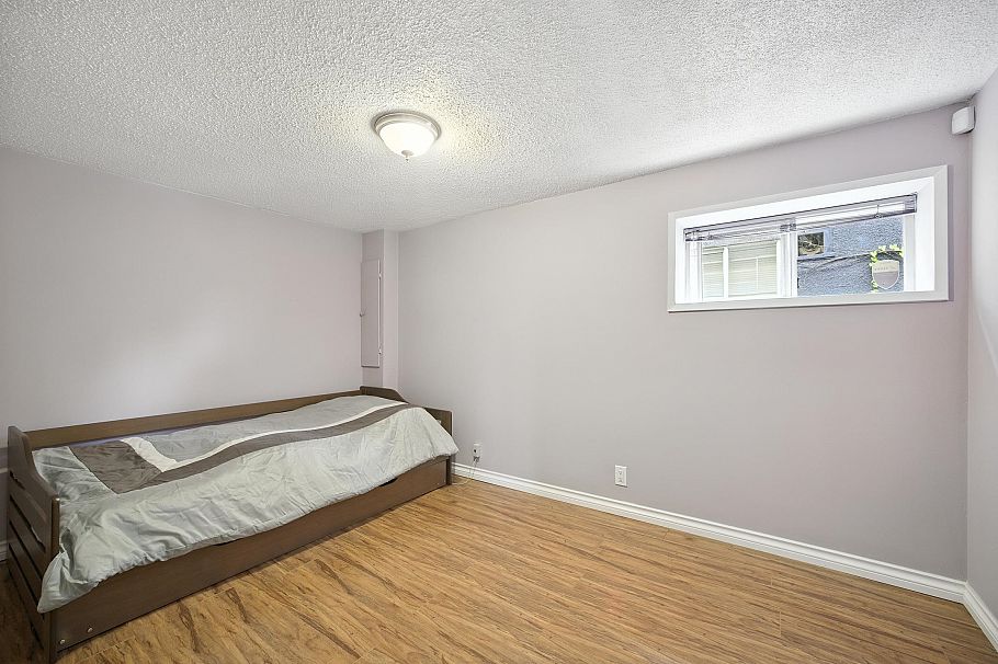 966 E 64th Avenue Vancouver, BC - 29