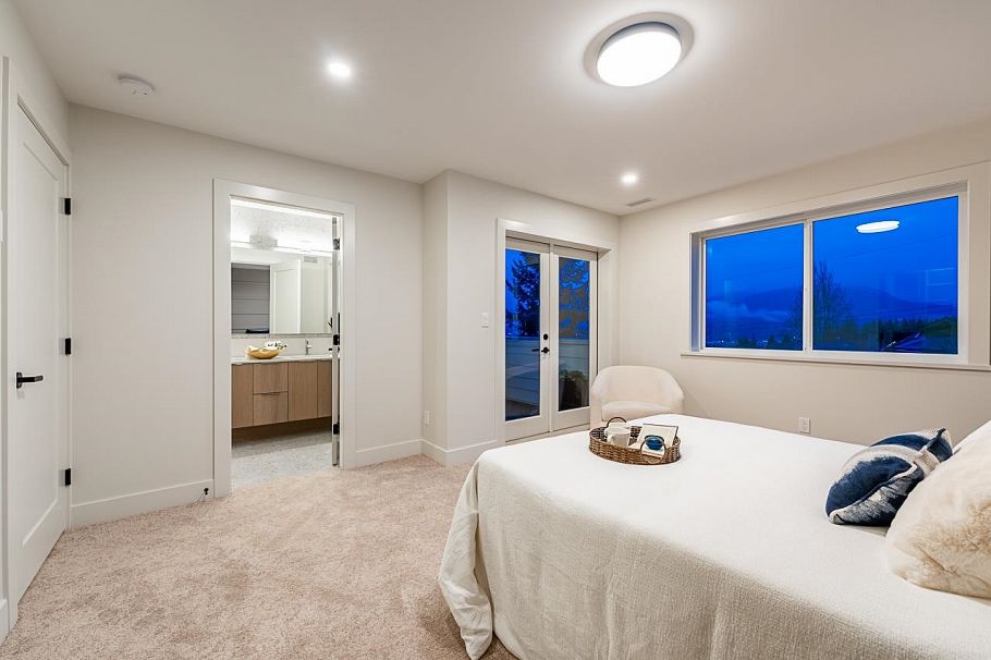 3537 Cambridge Street Vancouver, BC - 21