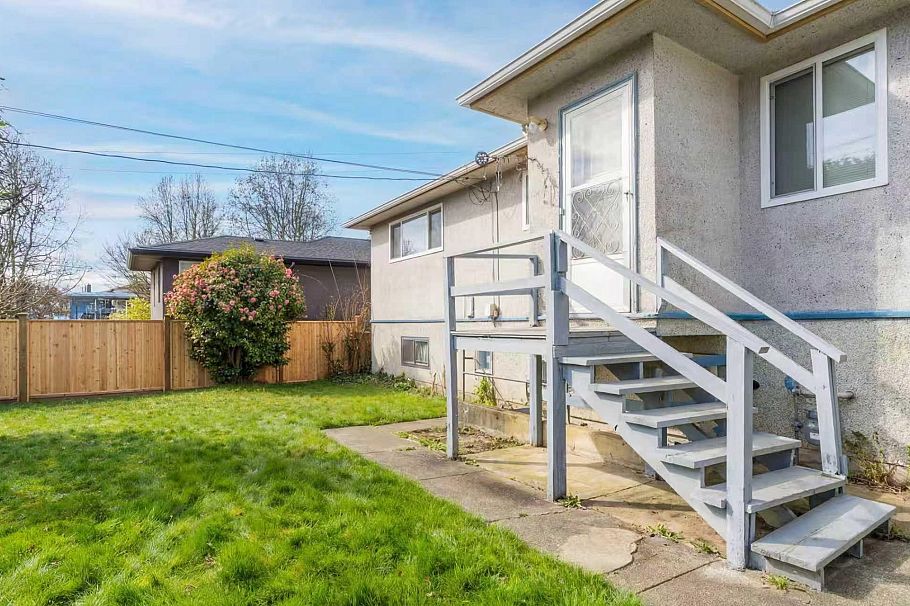 2630 E 1st Avenue Vancouver, BC - 17