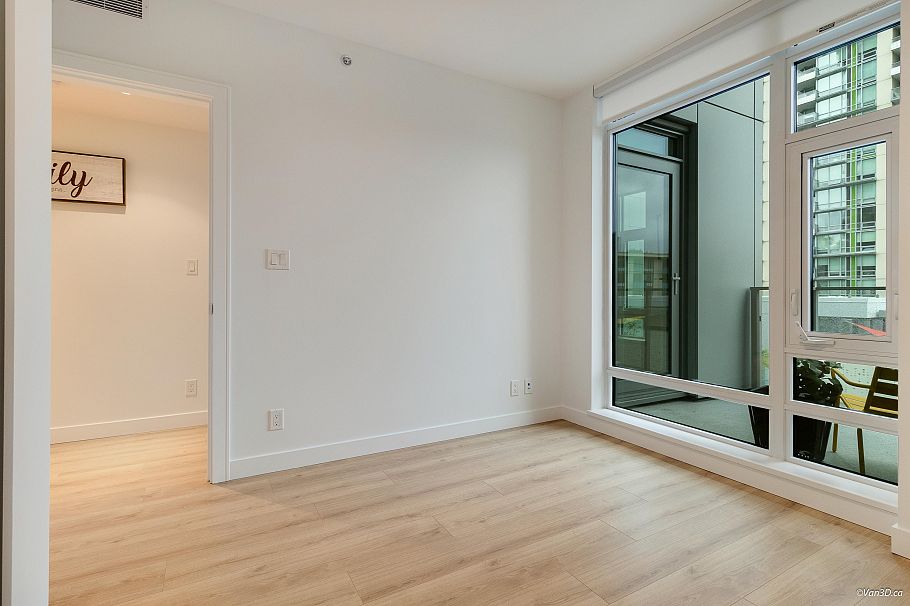 306 1500 Fern Street North Vancouver, BC - 18