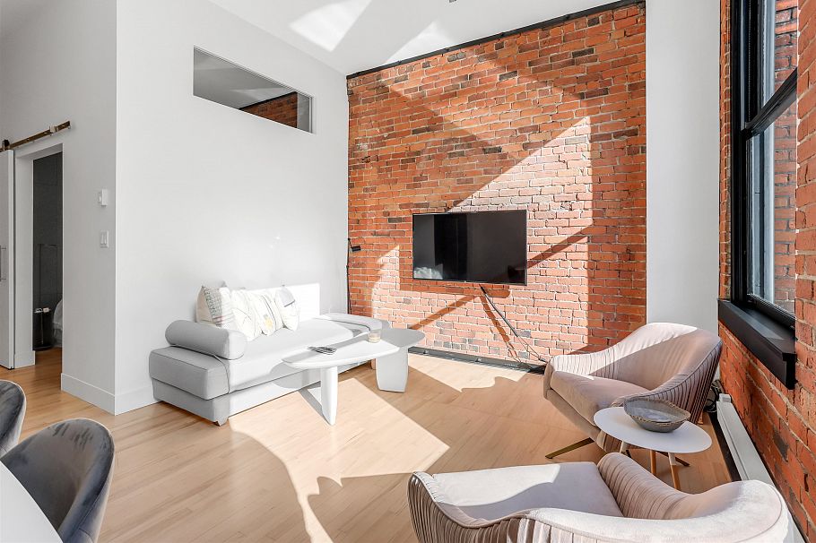 201 345 Water Street Vancouver, BC - 4