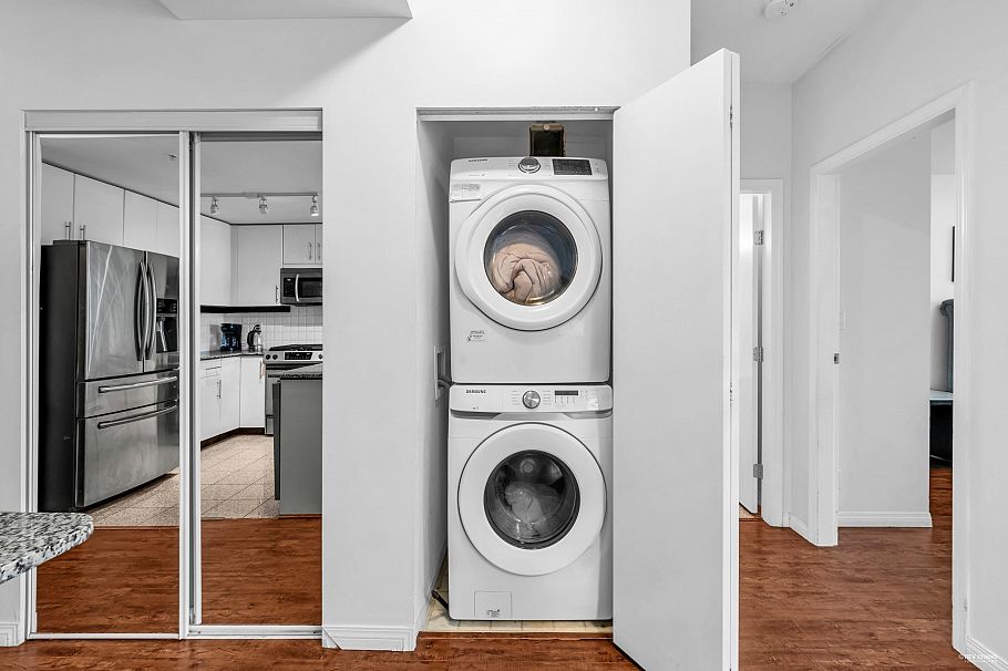 409 100 E Esplanade Street North Vancouver, BC - 23