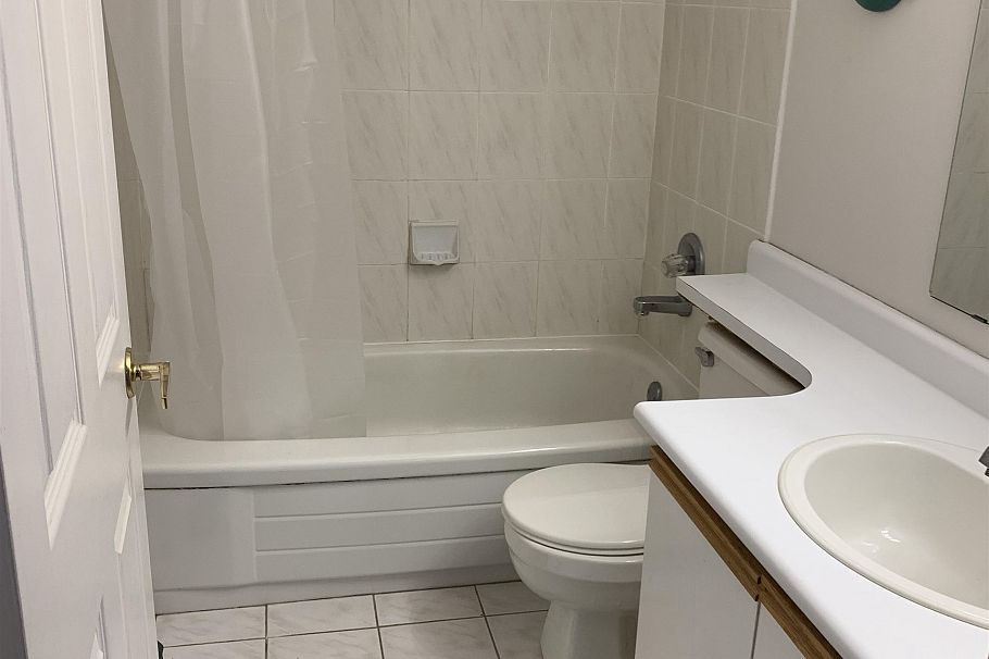 4227 W 14th Avenue Vancouver, BC - 21