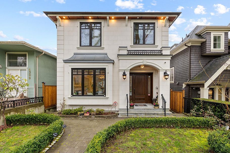 4307 W 13th Avenue Vancouver, BC - 2