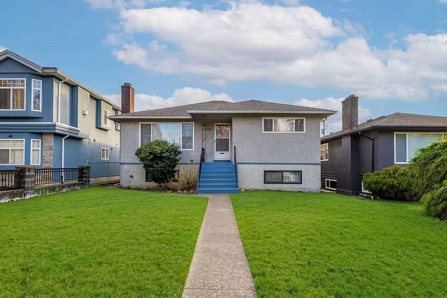 2630 E 1st Avenue Vancouver, BC - 1