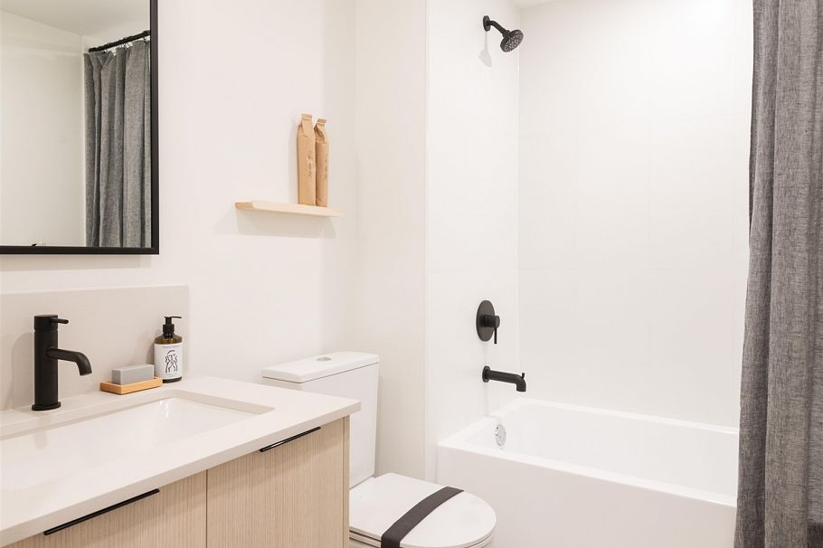 203 968 Lytton Street North Vancouver, BC - 9