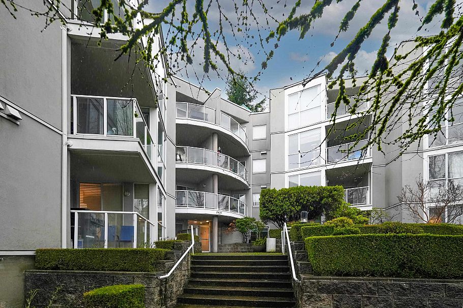 302 8420 Jellicoe Street Vancouver, BC - 19