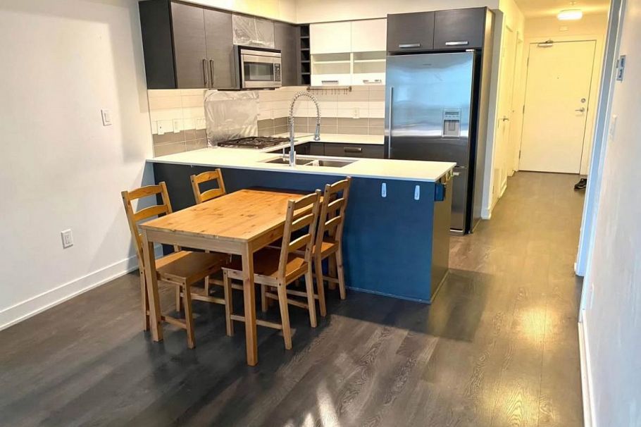 307 2858 W 4th Avenue Vancouver, BC - 4