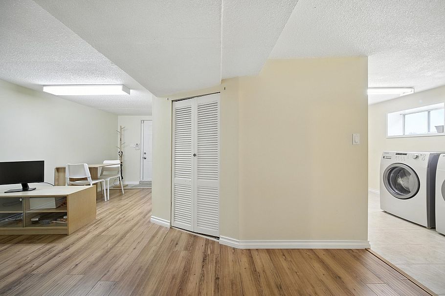 966 E 64th Avenue Vancouver, BC - 26