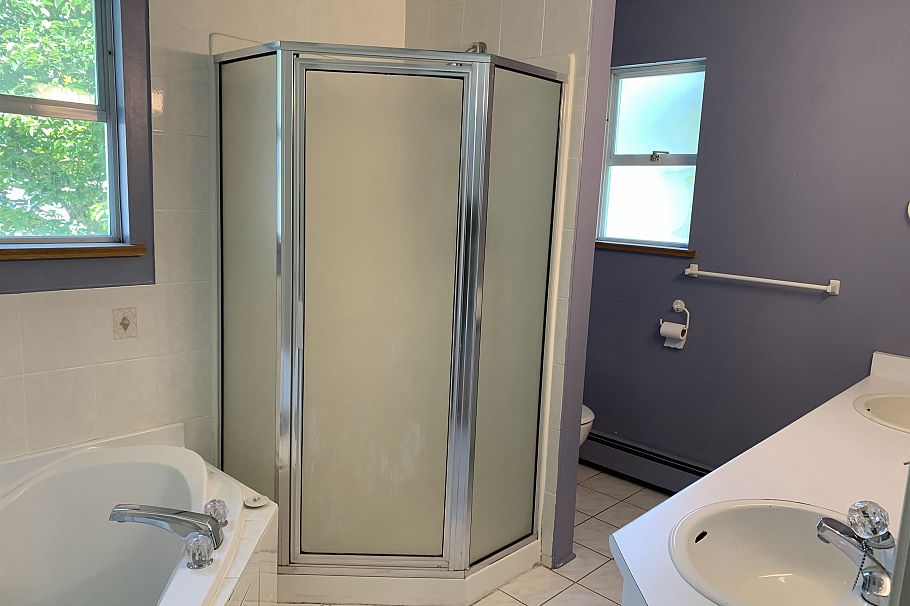 4227 W 14th Avenue Vancouver, BC - 13