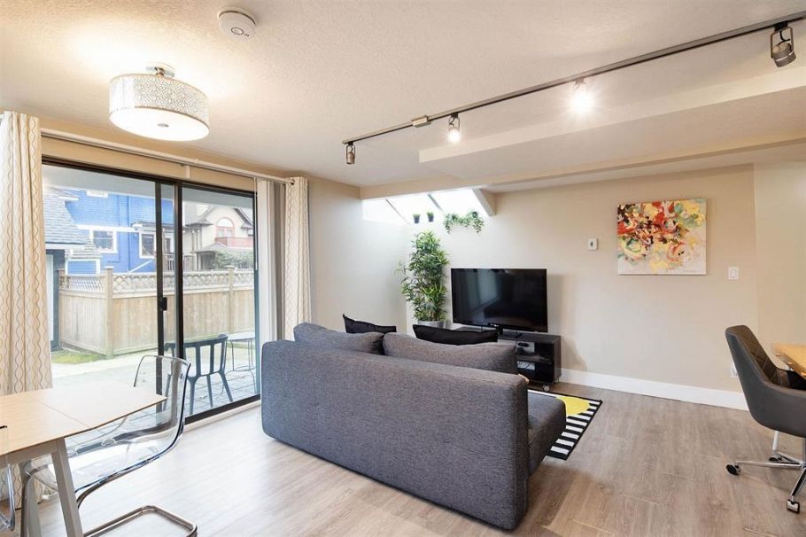 195 W 12 Avenue Vancouver, BC - 25