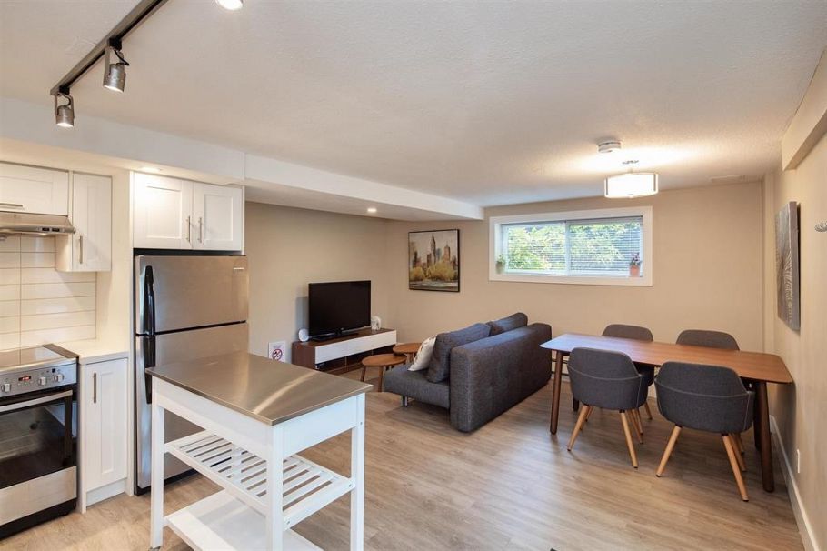 195 W 12 Avenue Vancouver, BC - 12