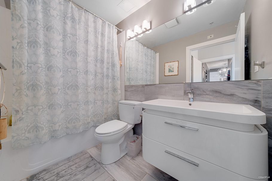 206 2175 Salal Drive Vancouver, BC - 18