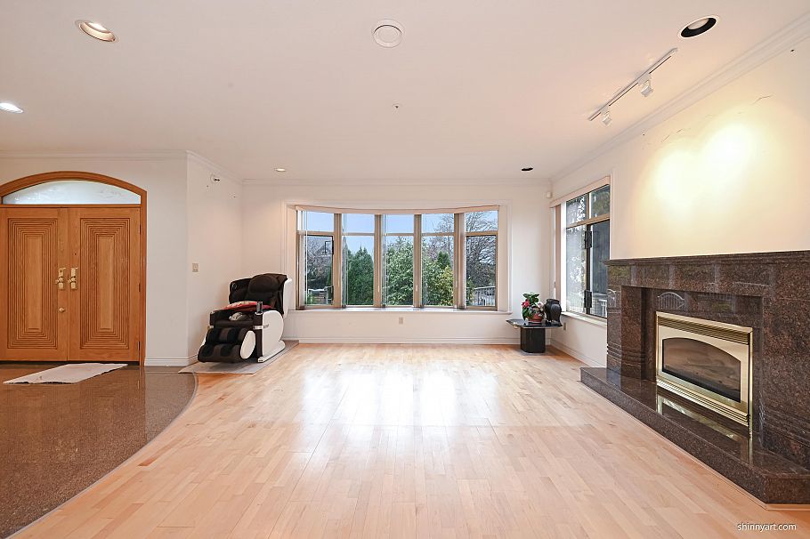 2908 W 30th Avenue Vancouver, BC - 9