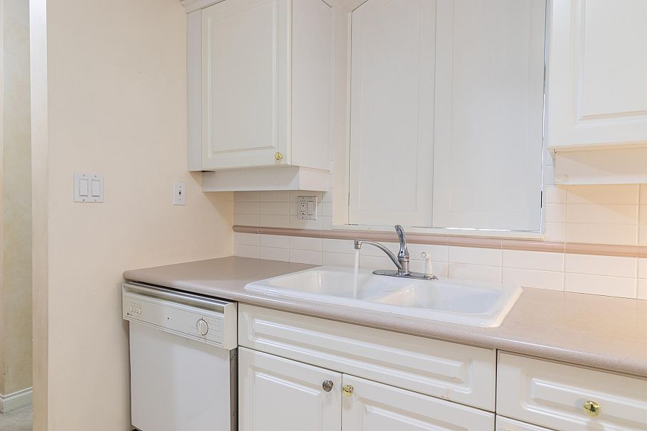 427 5835 Hampton Place Vancouver, BC - 17